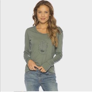 Peace love world women’s shirt size xsmall